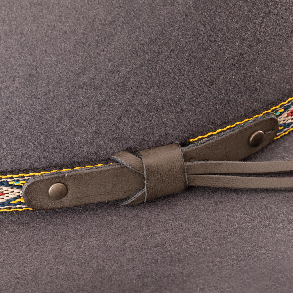 Charlie One Horse Runaway Gray