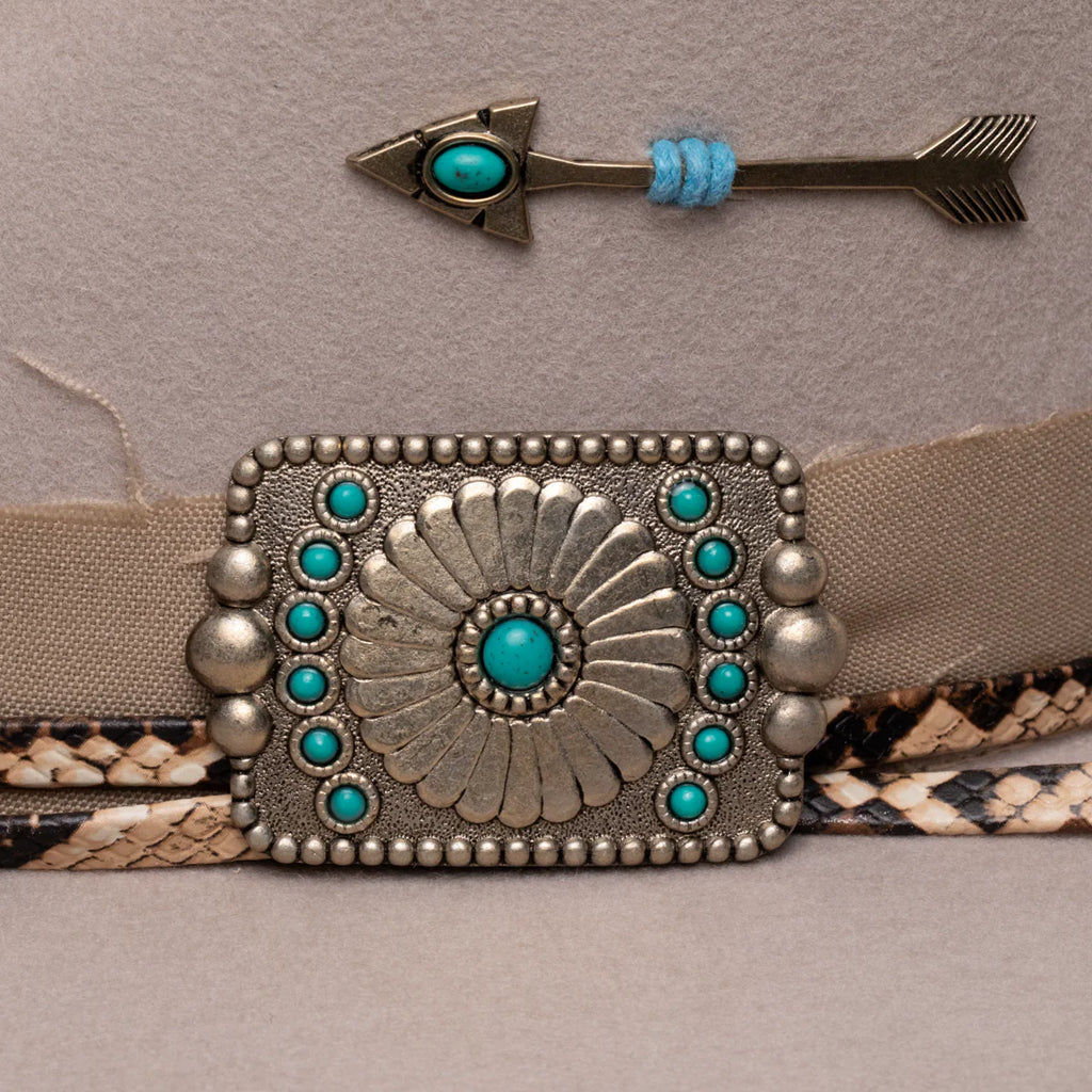 Charlie One Horse Spearpoint